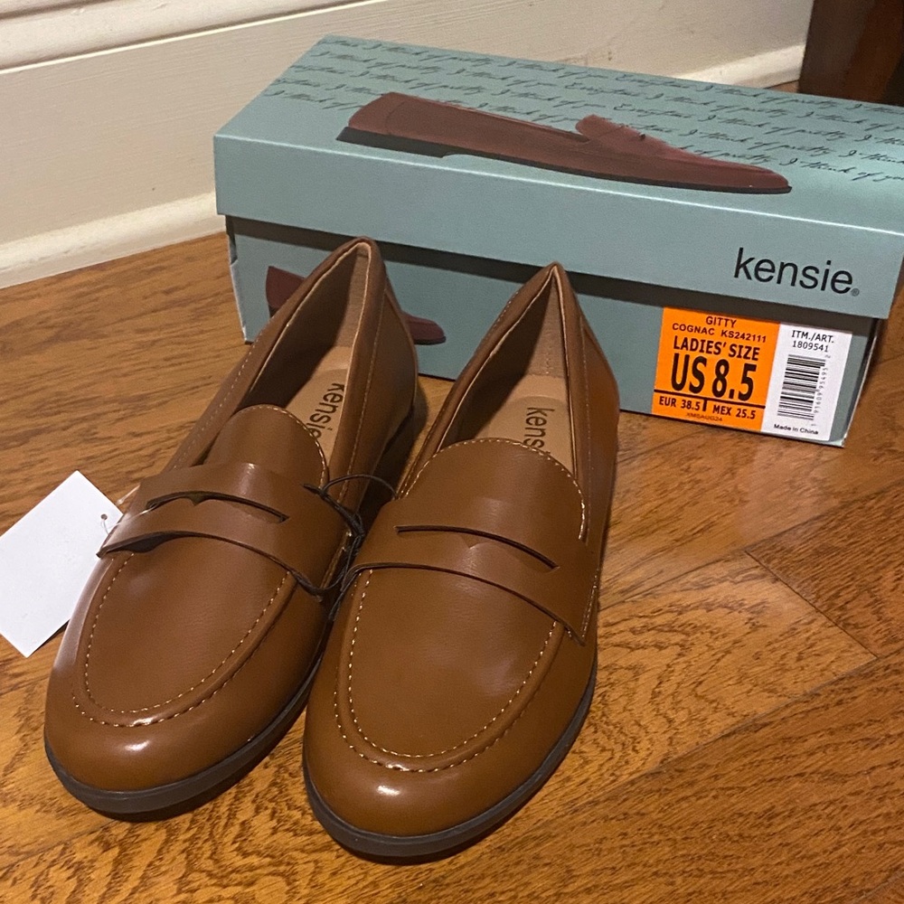 Kensie Women's Tan Loafers